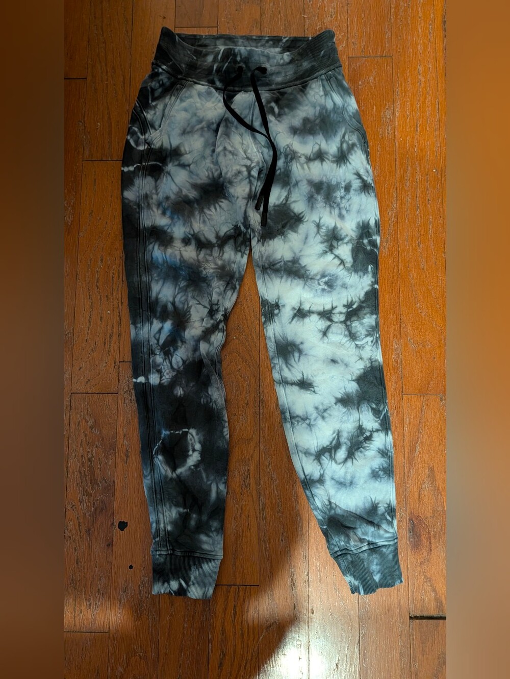 Lululemon Warm Down Jogger Size 4 Black Gray Tie Dye 100% Cotton Sweatpants